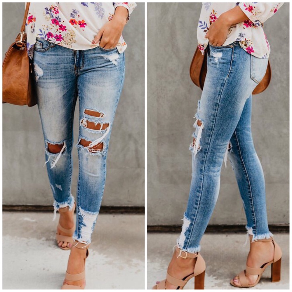 Ripped & Frayed Perfect Fit skinnies light wash